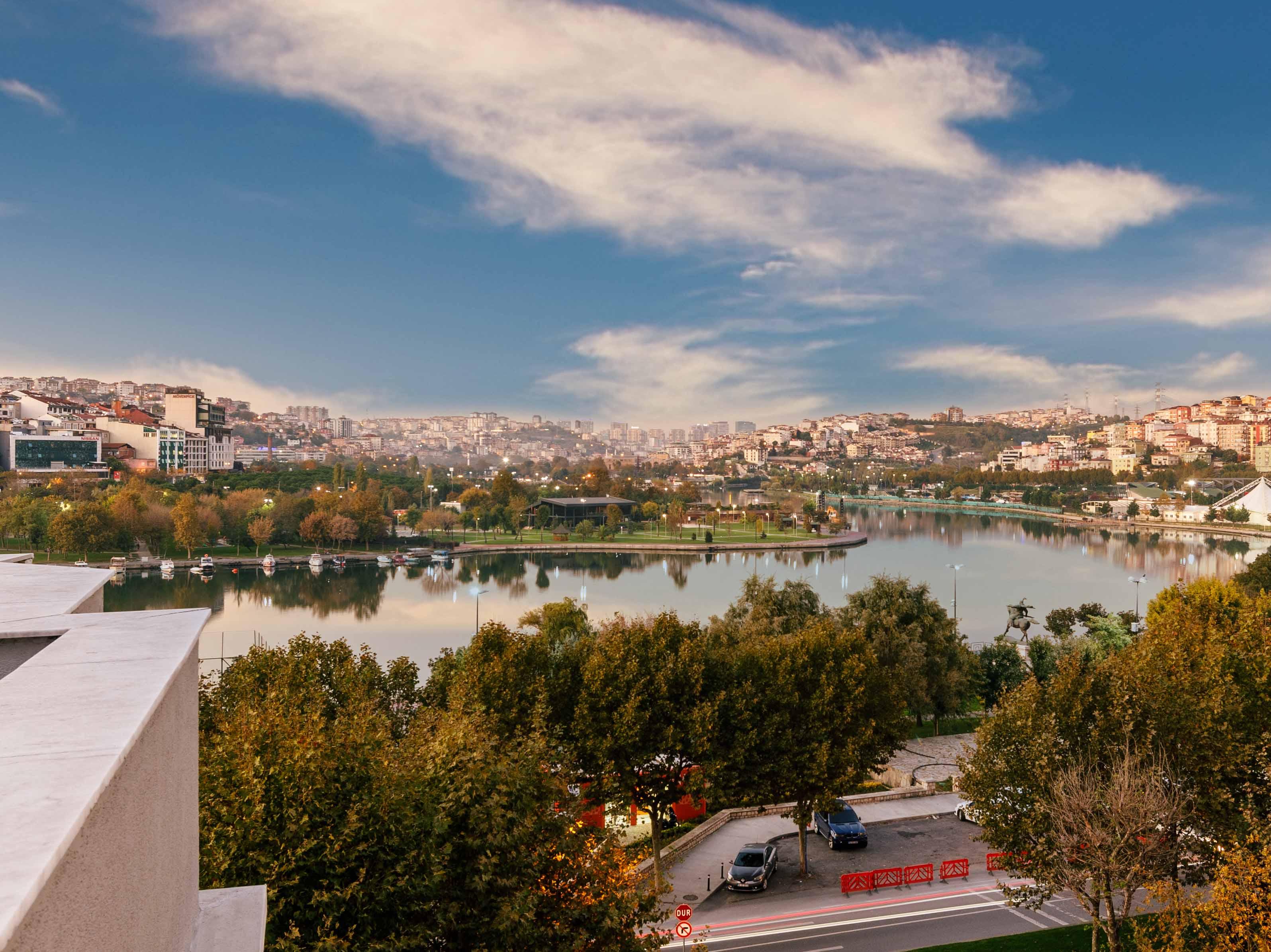 Ramada By Wyndham Istanbul Golden Horn Hotel Exterior foto