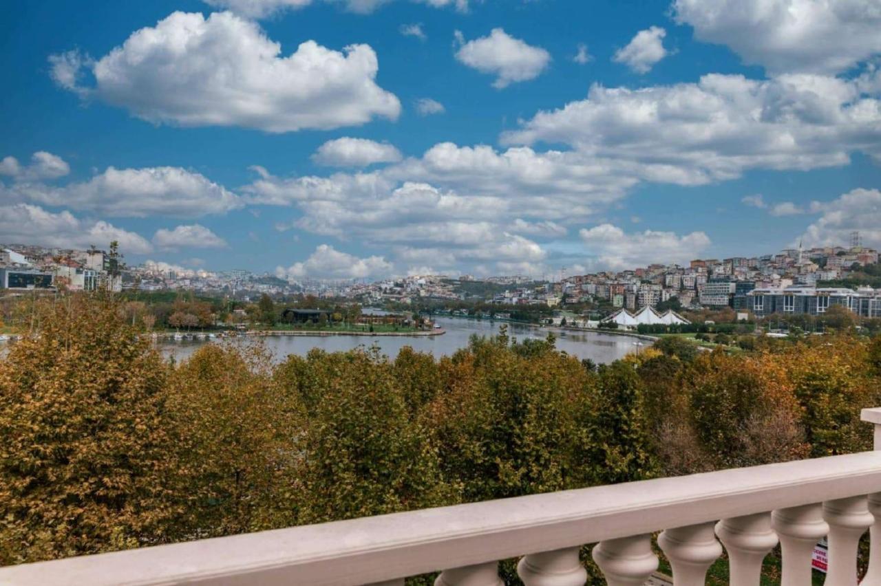 Ramada By Wyndham Istanbul Golden Horn Hotel Exterior foto